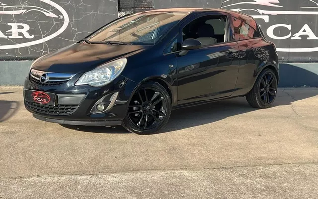 Opel Corsa 1.2 Black Edition