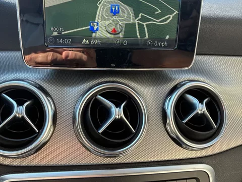 Mercedes-Benz GLA 180 d Urban