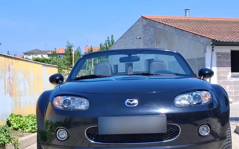 Mazda MX-5 1.8 MZR Roadster Coupe Niseko