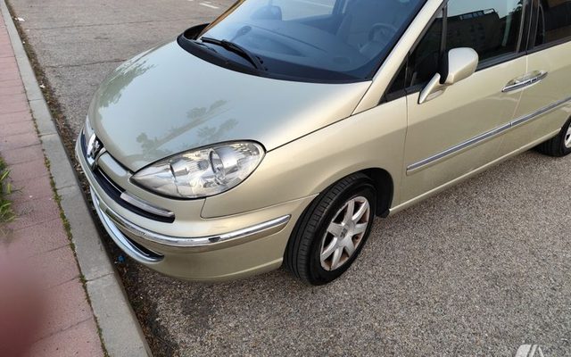 PEUGEOT 807 807 2.0HDI FAP Executive 136