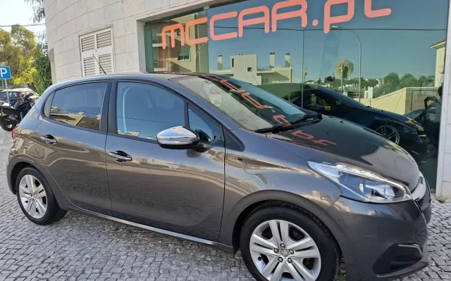 Peugeot 208 1.2 PureTech Signature