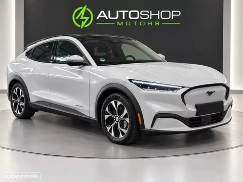 Ford Mustang Mach-E 75.7 kWh Base