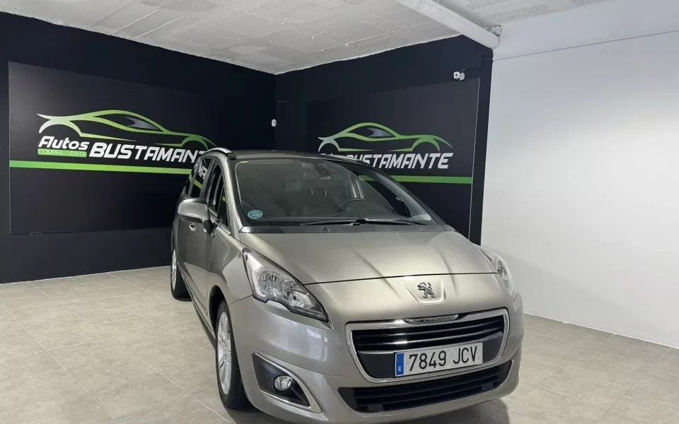PEUGEOT 5008 5008 1.6 BlueHDi Style 7 pl. 120