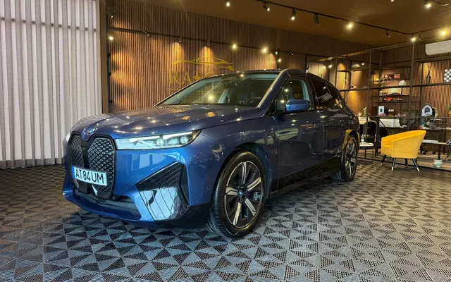BMW iX xDrive 40 Pack Desportivo