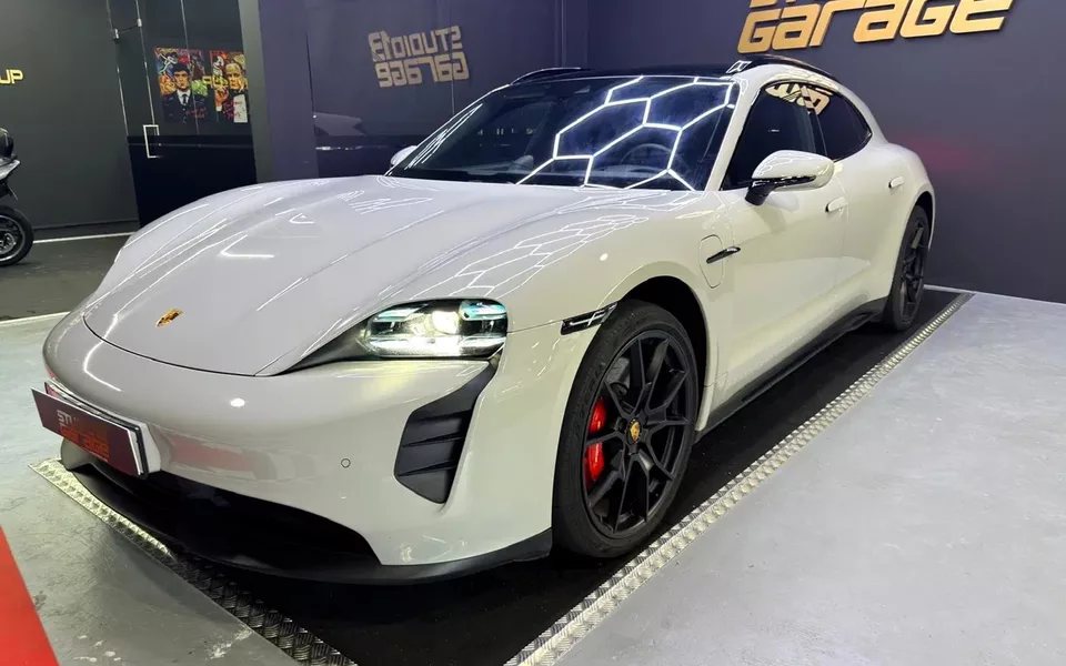 Porsche Taycan GTS