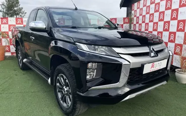 Mitsubishi L200 2021 2.3 DI-D Club Invite Strakar Look 4WD
