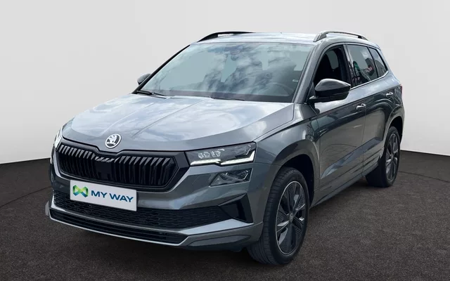 SKODA Karoq SPORTLINE AUTOMAAT 150PK TREKHAAK CARPLAY CAMERA LED MATRIX