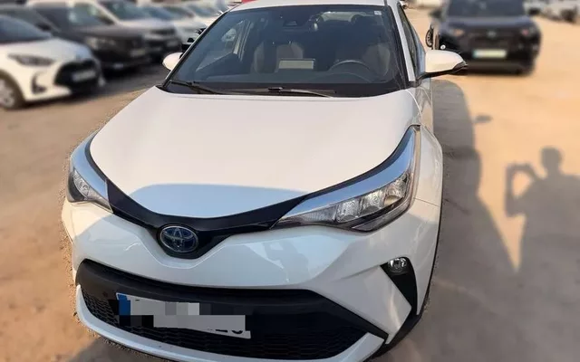 TOYOTA C-HR + 1.8 125H Advance