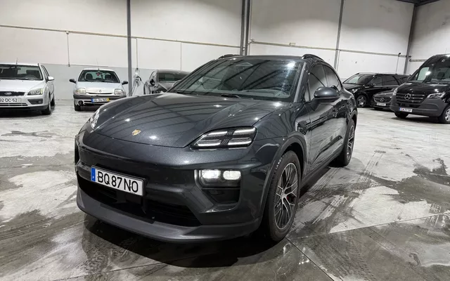 Porsche Macan Electric 4S