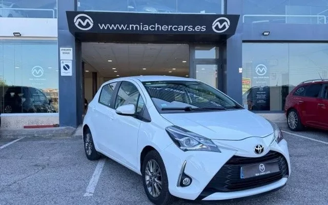 TOYOTA Yaris Yaris 1.5 Active