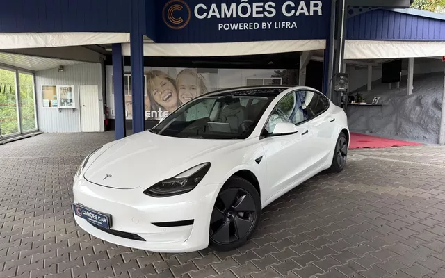 Tesla Model 3 Standard Range Plus RWD