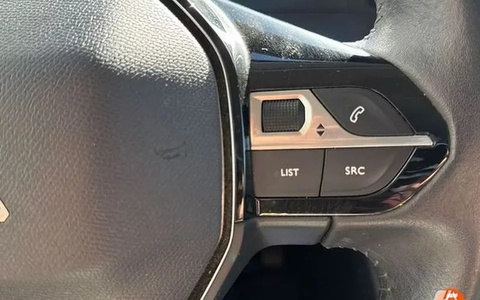 PEUGEOT 208 PureTech 73kW (100CV) Allure