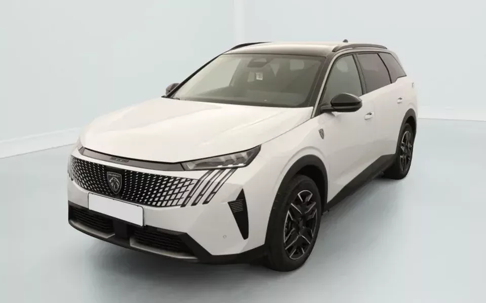 Peugeot 5008 Gt 1.2 HYBRID 145 Zéro km immatriculé