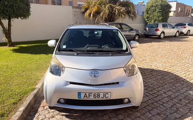 Toyota iQ 1.0 Multidrive +