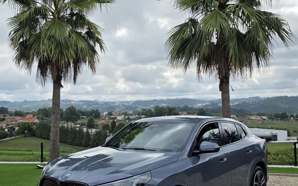 BMW iX2 eDrive20 Pack Desportivo M Pro