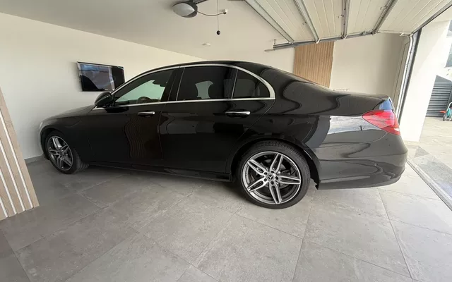 Mercedes-Benz E 220 d AMG Line