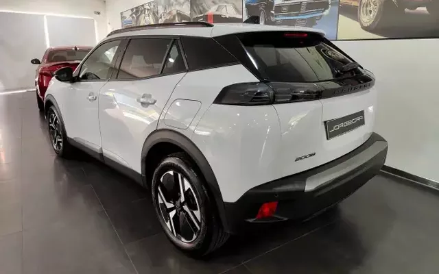 Peugeot 2008 2024 1.2 PureTech Allure