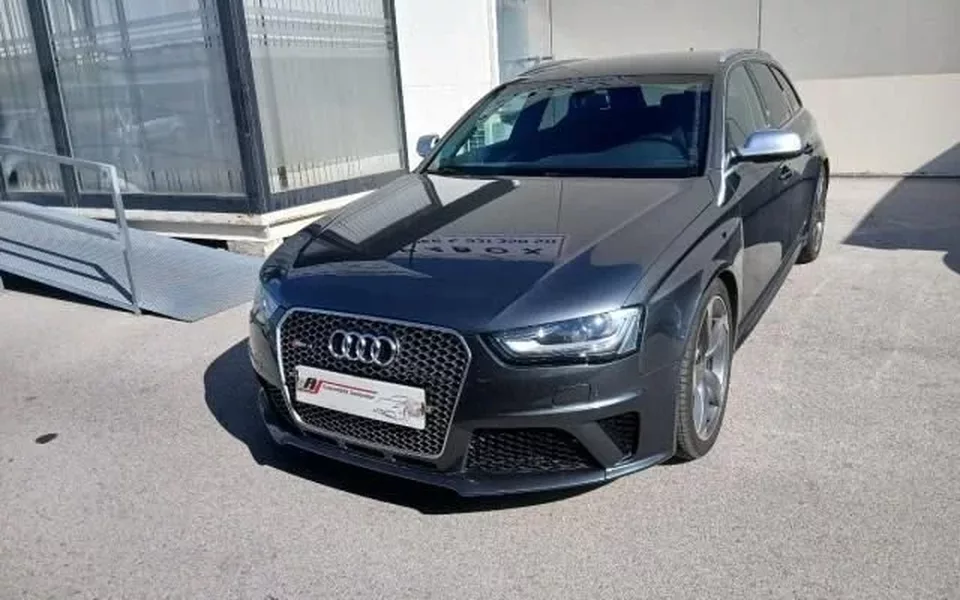 AUDI A4 RS 4 Avant 4.2 TFSI quattro S-Tronic