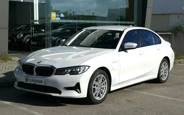 BMW 330 e iPerformance Advantage