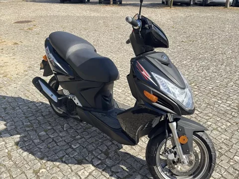 Outra não listada Outra não listada