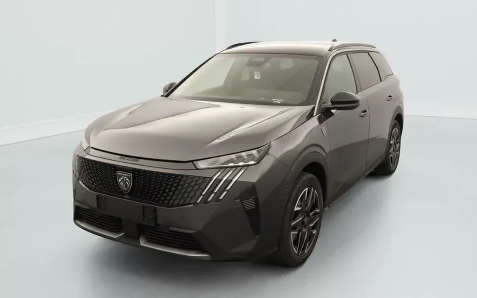 Peugeot 5008 Gt 1.2 HYBRID 145 Zéro km immatriculé