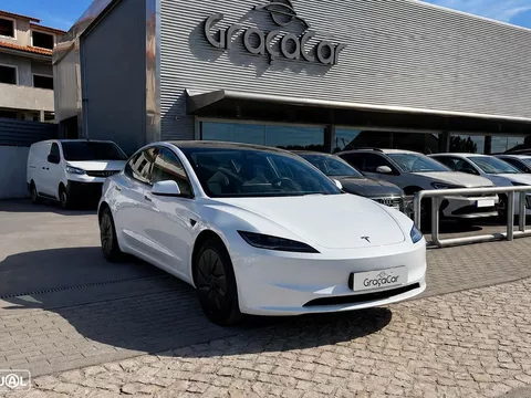 Tesla Model 3 Tração Traseira