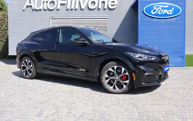 Ford Mustang Mach-E AWD PREMIUM