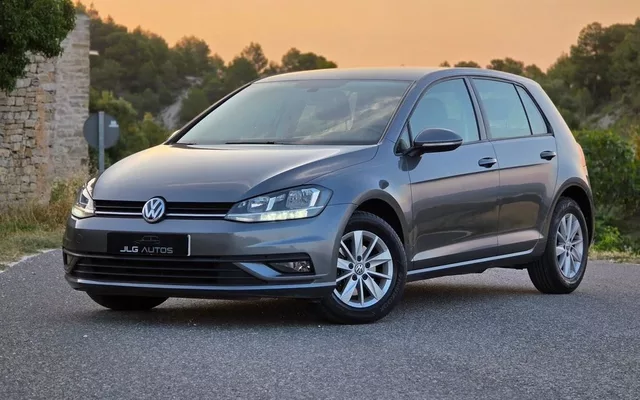 VOLKSWAGEN Golf Golf 1.6TDI CR BMT Business DSG 110