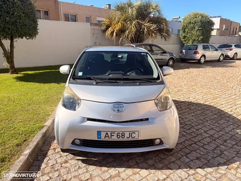 Toyota iQ 1.0 Multidrive +