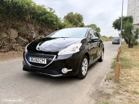 Peugeot 208 PureTech 82 Allure