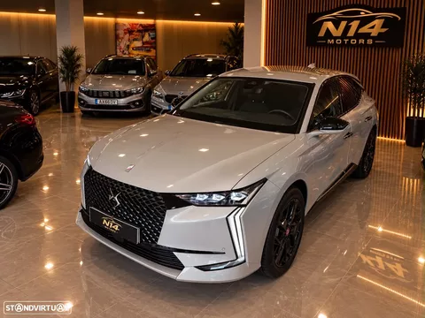 DS DS4 E-TENSE 225 LA PREMIÈRE