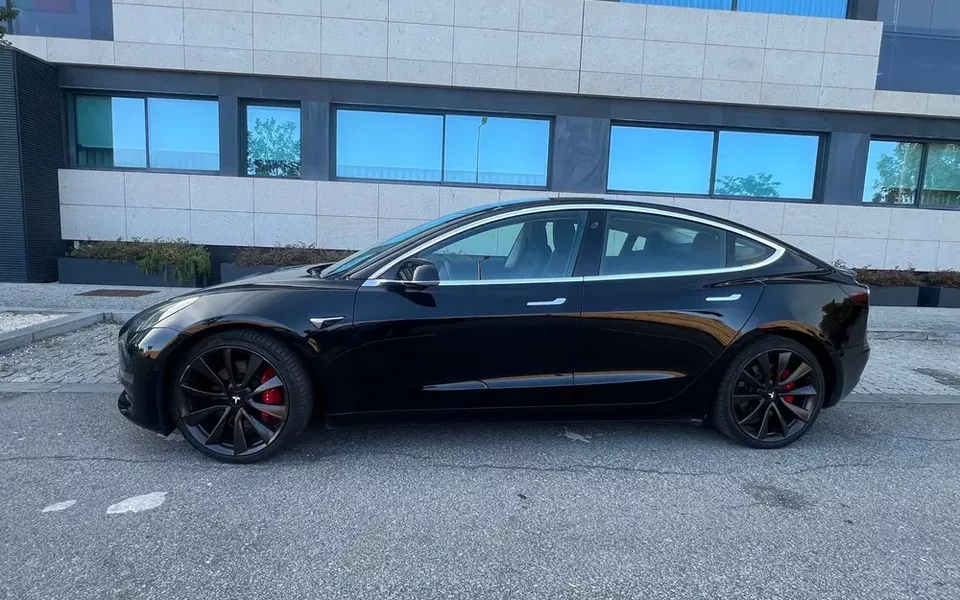 Tesla Model 3 Long Range AWD Dual Motor Performance