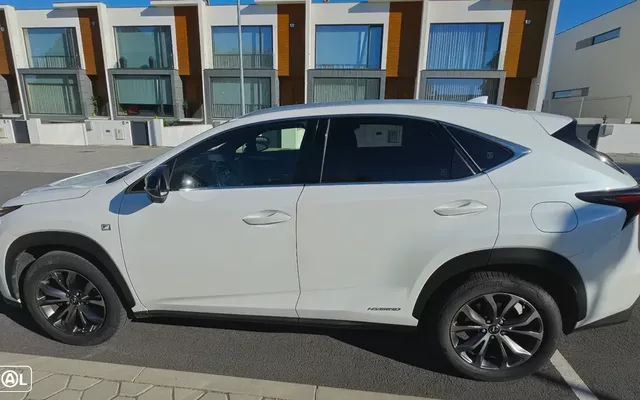 Lexus NX 300h F Sport 4WD