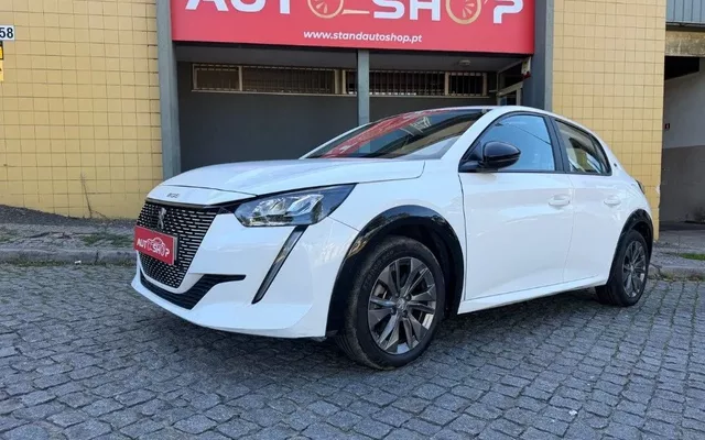 Peugeot e-208