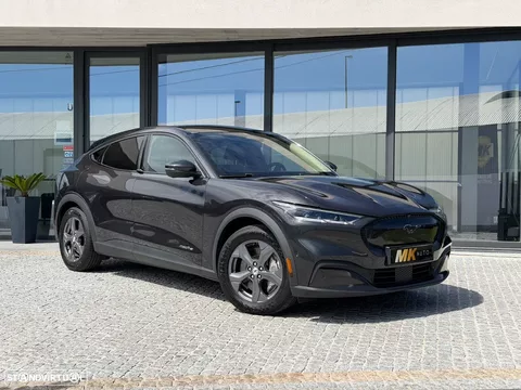 Ford Mustang Mach-E AWD PREMIUM