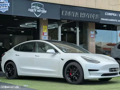 Tesla Model 3 Standard Range Plus RWD