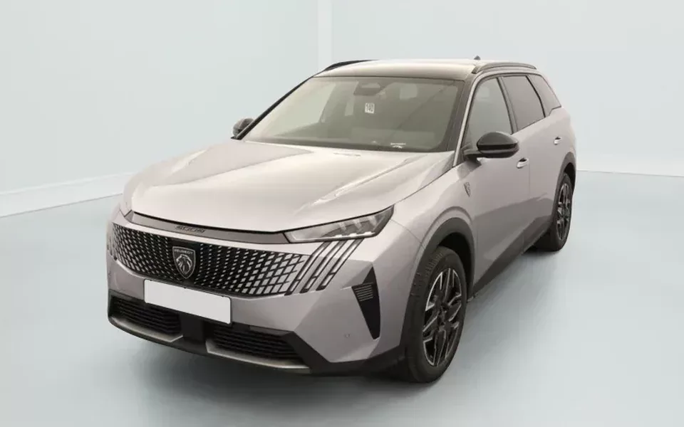 Peugeot 5008 Gt 1.2 HYBRID 145 Zéro km immatriculé