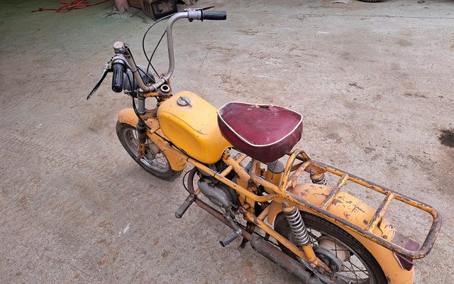 MOTO CLASICA MINI DUCATI DE 49 CC.