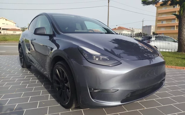 Tesla Model Y Long Range Tração Integral
