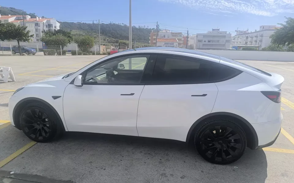 Tesla Model Y Long Range Dual Motor AWD
