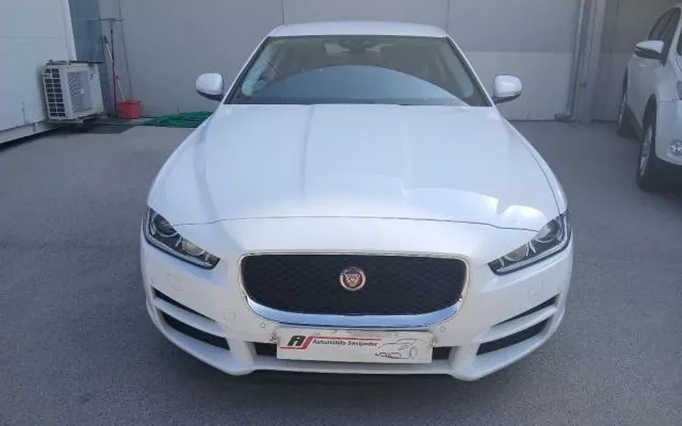 JAGUAR XE 2.0 D Turbo 180 CV Portfolio