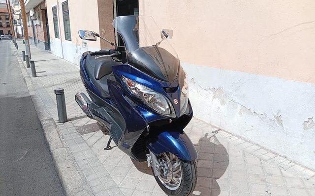 SUZUKI BURGMAN 400