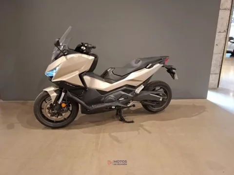 Honda Forza 750
