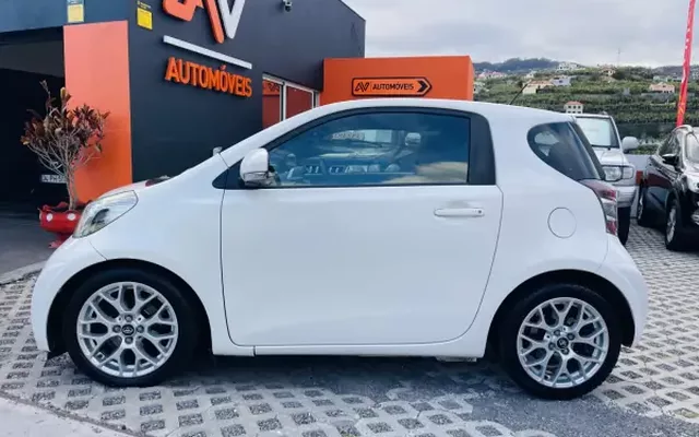 Toyota iQ 2010 1.4 D-4D 2 EP+NAVI