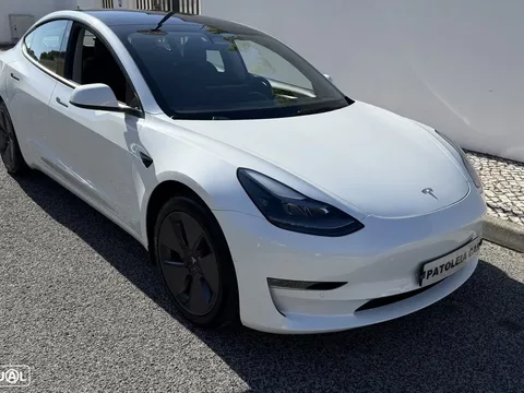 Tesla Model 3 Long-Range RWD