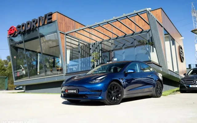 Tesla Model 3 Long-Range Dual Motor AWD