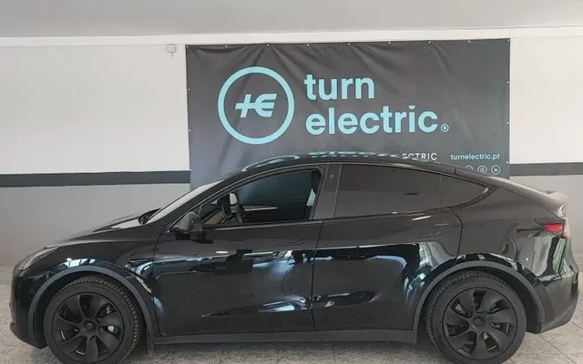 Tesla Model Y Standard