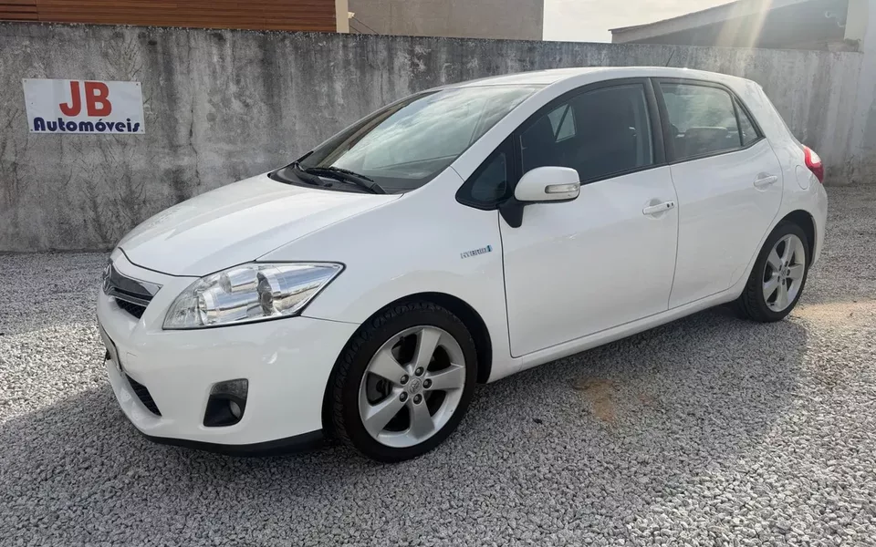 Toyota Auris 1.8 HSD Comfort +P.Sport+Navi