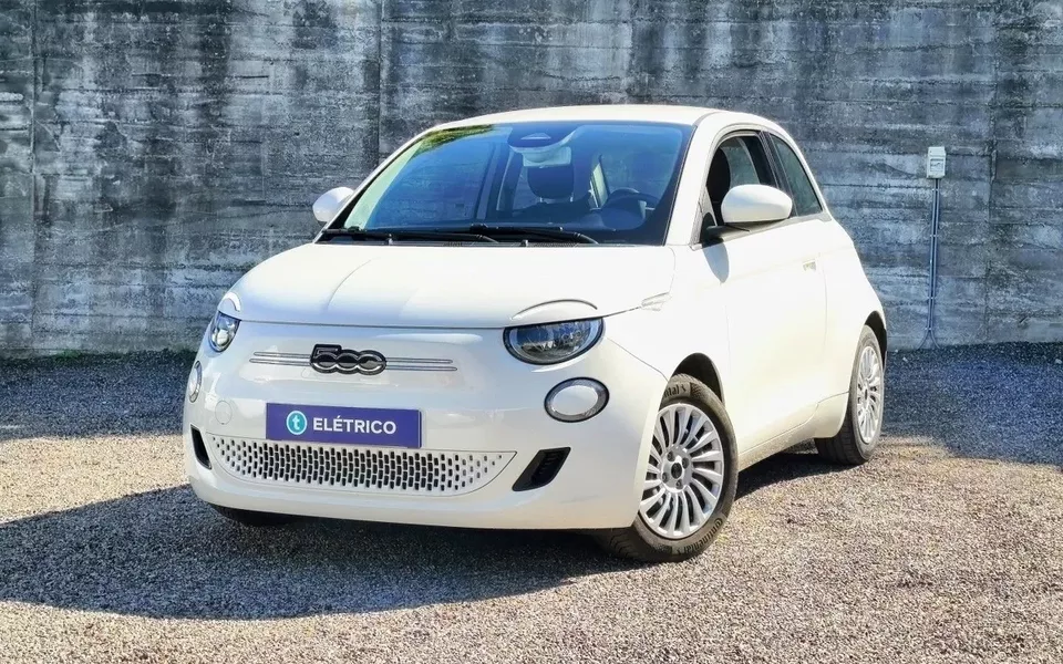 Fiat 500e Action