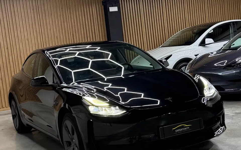 Tesla Model 3 Standard Range Plus RWD
